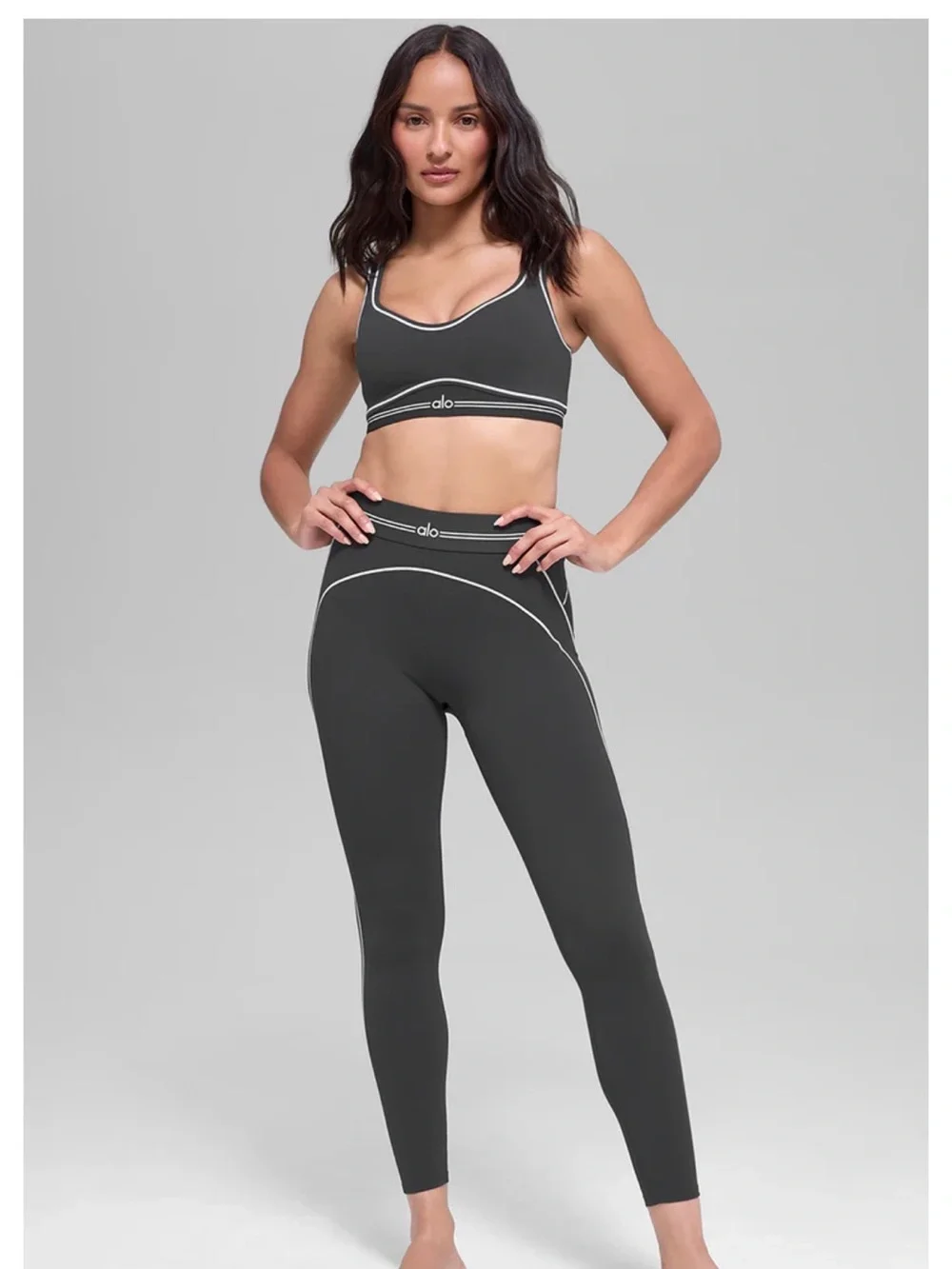 New Alo Yoga Heartthrob Airbrush Sports Bra Medium Athleisure Soft Comfortable